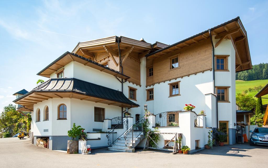 Hotel Und Alpen Apartments Mit Sauna - Buerglhoeh Bischofshofen Exterior photo